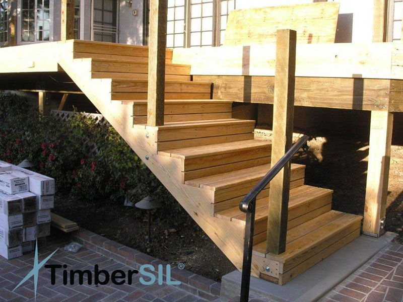 Escalier bois créé avec des limons ©timbersil.wordpress.com