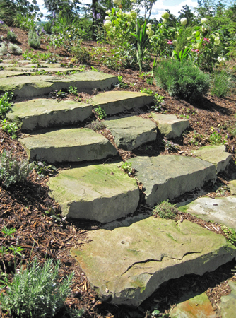Escalier en blocs de pierre naturelle ©robinsonslandscaping.com