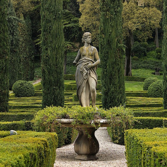 28 idées de statues et sculptures pour décorer son jardin